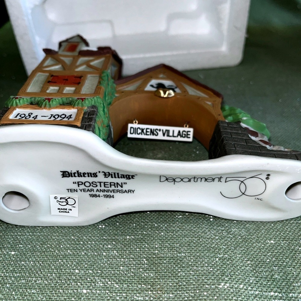 NIB Dept 56 Dicken's Village Series, 10th Anniversary 1984~1994 "Postern" - Picture 6 of 7